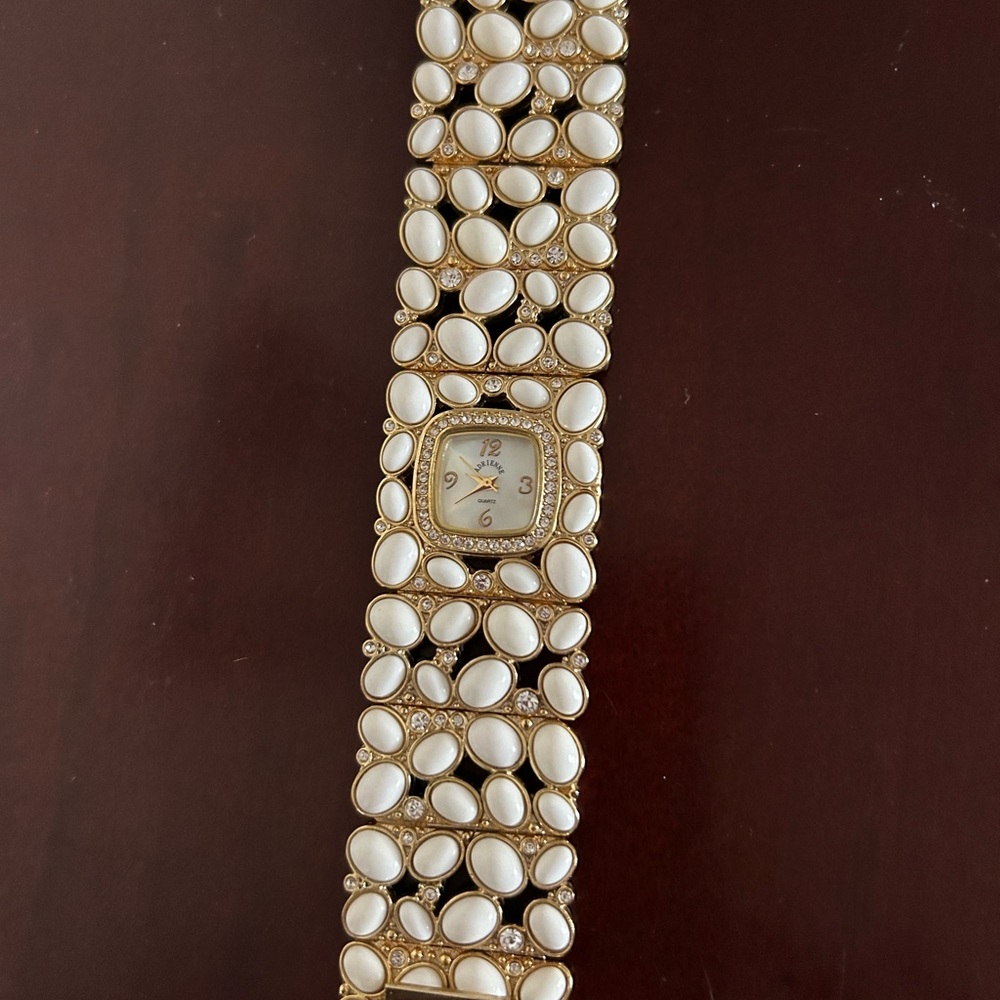 Elegant Vintage Adrienne Gold Rhinestone Pearl Face Watch